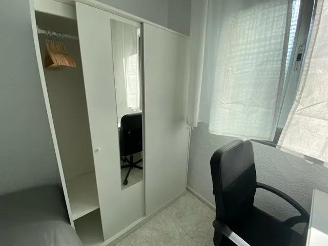 Private room in Calle del Platino, Madrid (1469267) room image 2