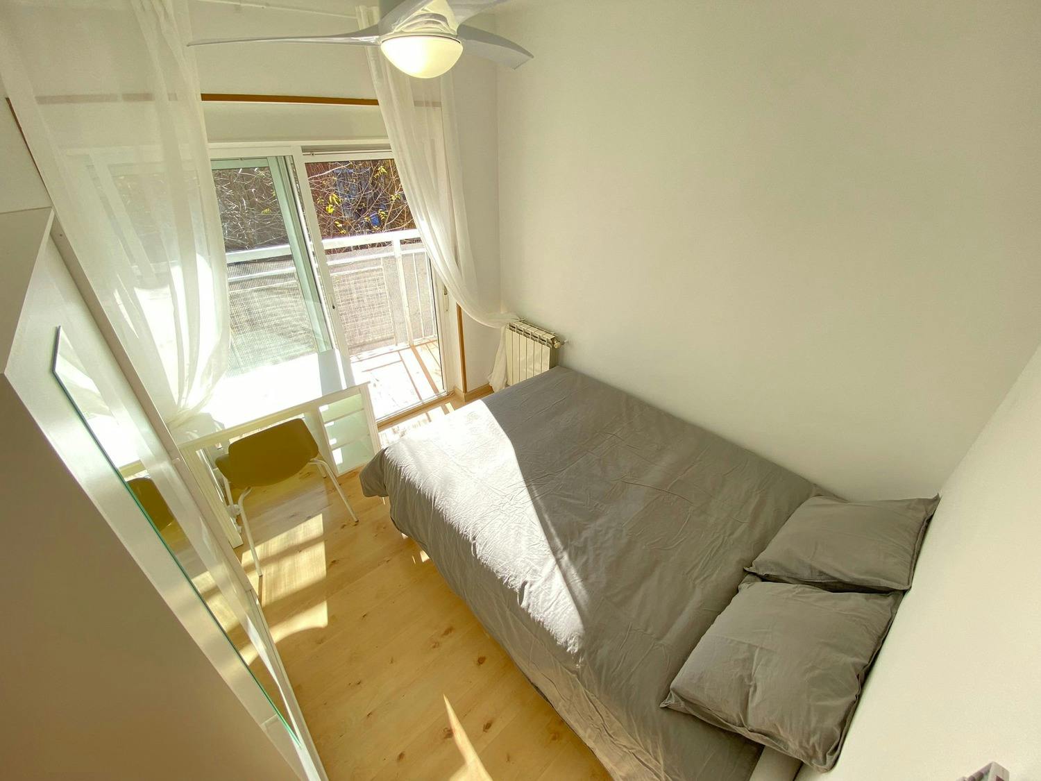 Calle del Escoriaza, Madrid preview