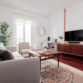 Apartment for rent for €2,981 per month in Madrid, Calle de Barbieri