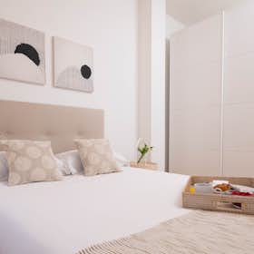 Apartment for rent for €4,340 per month in Madrid, Calle de Santa Brígida
