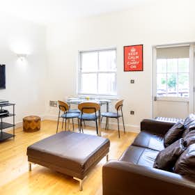 Apartment for rent for £4,307 per month in London, St John Street