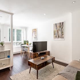 Appartement te huur voor £ 4.040 per maand in London, Clapham Crescent