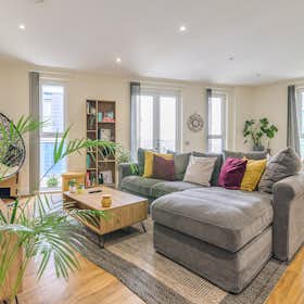 Appartement te huur voor £ 4.430 per maand in Hounslow, North Hatton Road