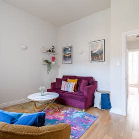 Apartment for rent for £4,113 per month in London, Kempsford Gardens