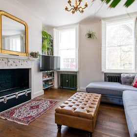 Apartment for rent for £6,856 per month in London, Lambeth Road