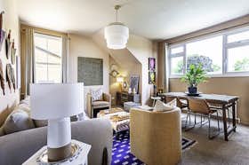 Appartamento in affitto a 5.052 £ al mese a London, Darlaston Road