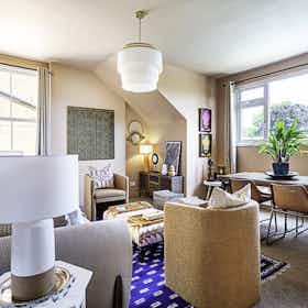 公寓 正在以 £5,057 的月租出租，其位于 London, Darlaston Road