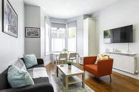 Appartement à louer pour 3 939 £GB/mois à London, St John's Hill
