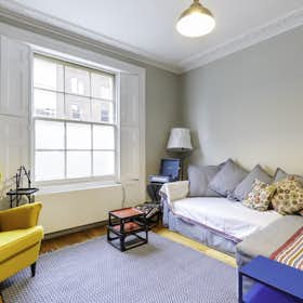 Apartment for rent for £5,084 per month in London, Great Percy Street