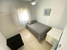 Private room for rent for €370 per month in Madrid, Calle de Orio