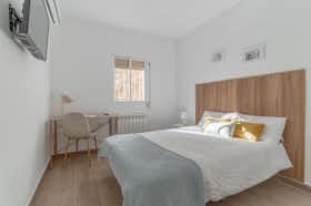 Cameră privată de închiriat pentru 560 EUR pe lună în Madrid, Calle de Guadalete