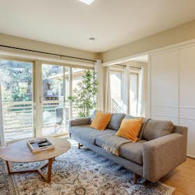 Appartamento in affitto a $4,845 al mese a Palo Alto, Channing Ave
