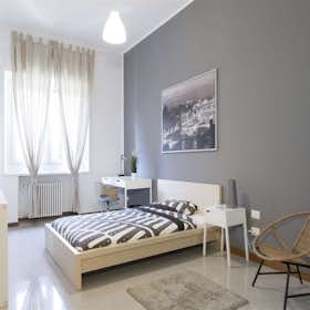 Private room for rent for €880 per month in Milan, Via Riccardo Arnò