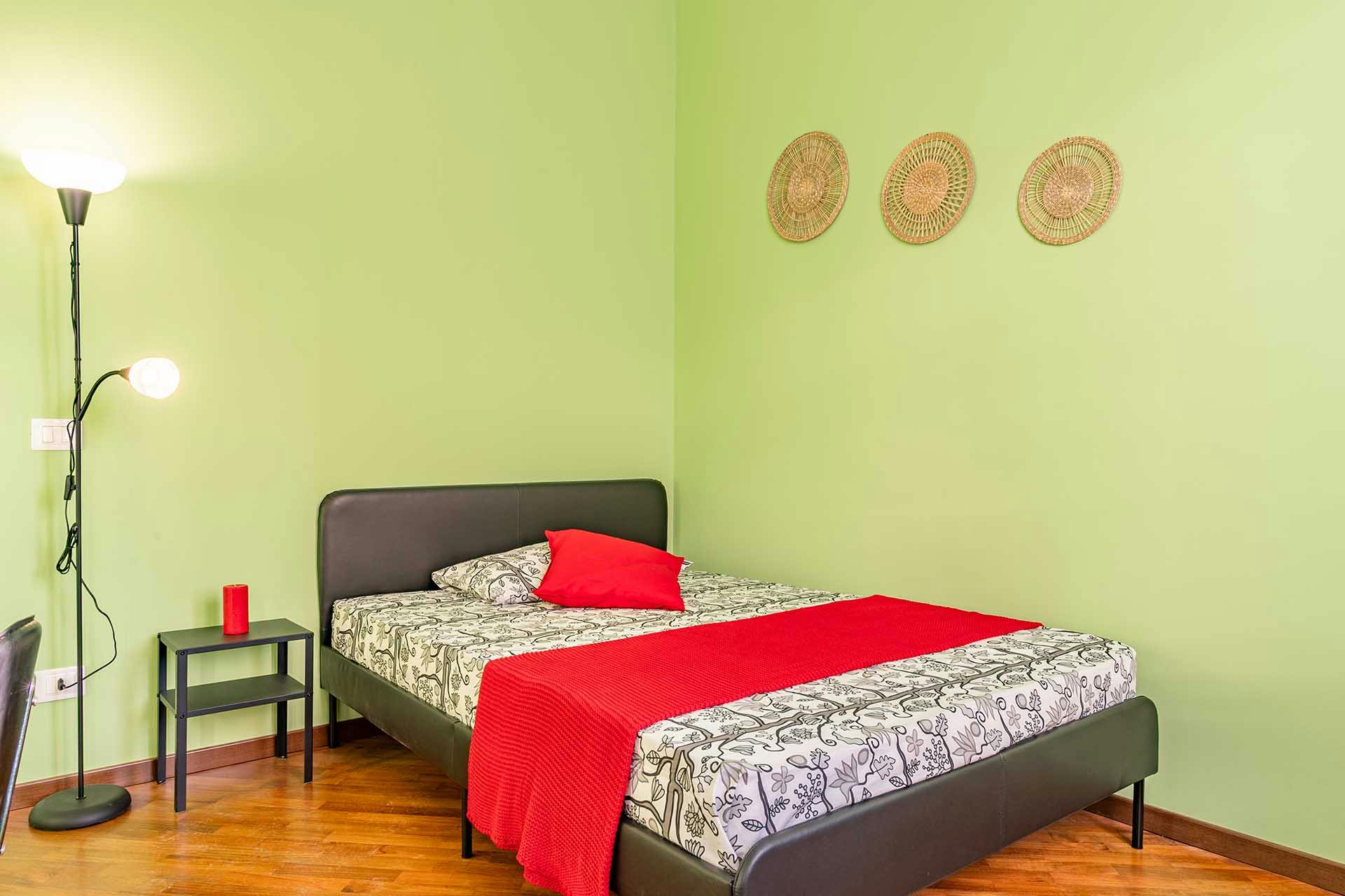 Via degli Imbriani, Milan