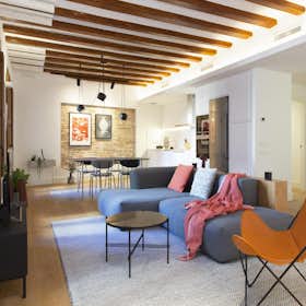 Apartment for rent for €2,095 per month in Barcelona, Carrer dels Banys Nous