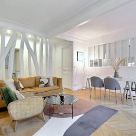 Apartment for rent for €4,011 per month in Paris, Rue de Rivoli