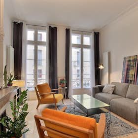 Apartment for rent for €2,916 per month in Paris, Rue des 2 Ponts