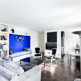Apartment for rent for €2,438 per month in Paris, Rue du Faubourg Saint-Antoine