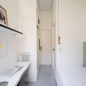 Private room for rent for €970 per month in Madrid, Calle de San Lorenzo