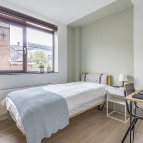 WG-Zimmer for rent for 870 € per month in The Hague, Eisenhowerlaan