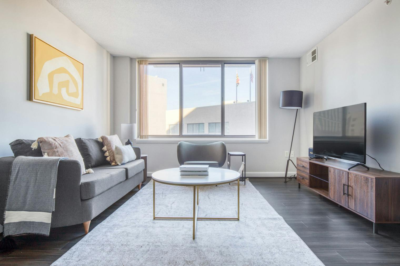 Apartamento en alquiler por $3,493 al mes en Bethesda, Cordell Avenue