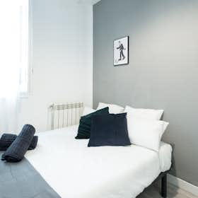 Private room for rent for €675 per month in Madrid, Calle de Cedaceros