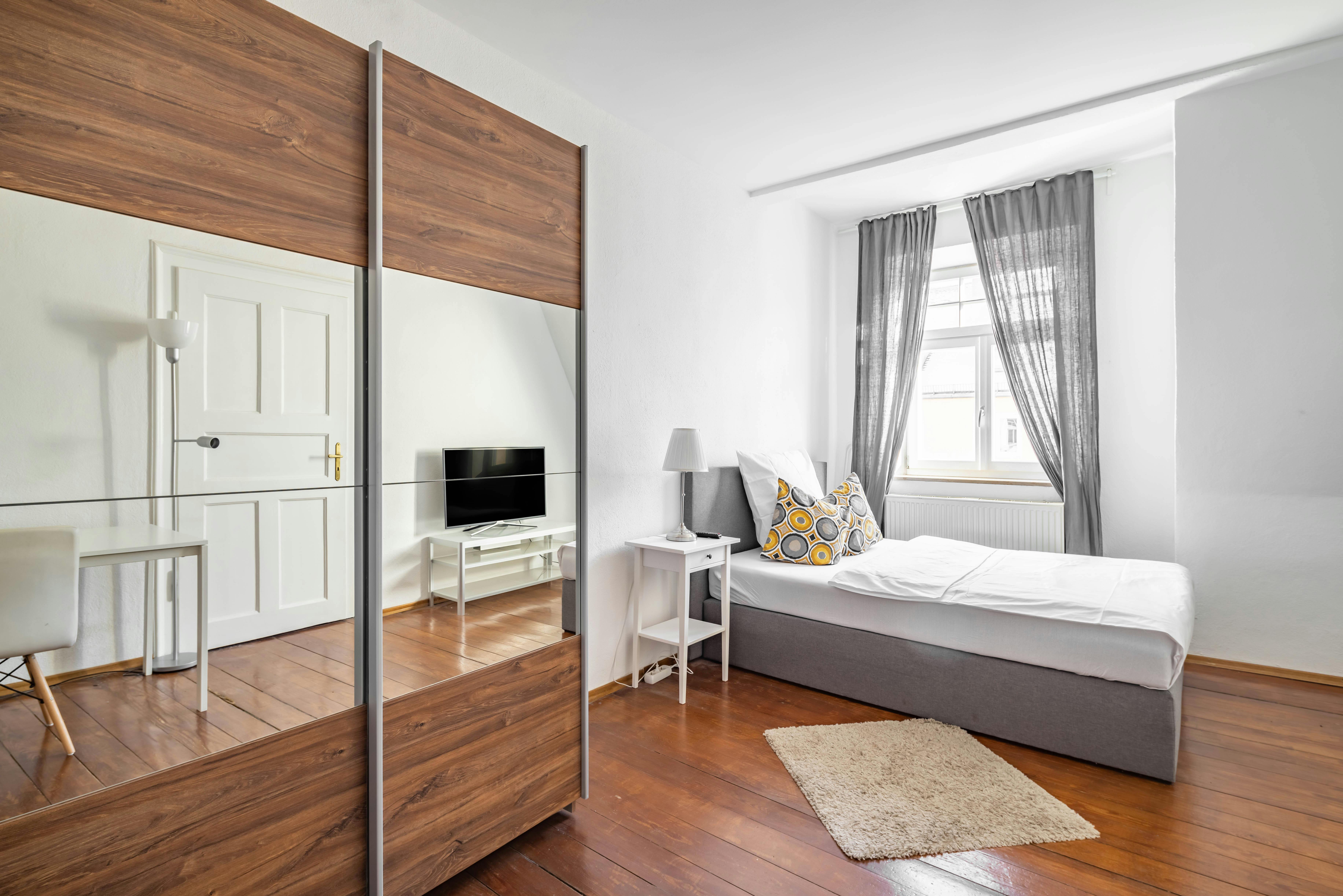 Private room for rent for €885 per month in Munich, Edelweißstraße
