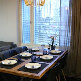Appartement te huur voor € 1.400 per maand in Espoo, Syvänsalmenkatu