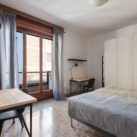 Shared room for rent for €510 per month in Milan, Via Giuseppe Bruschetti