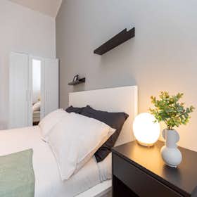 Private room for rent for €1,035 per month in Milan, Viale Emilio Caldara