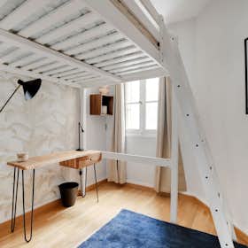 Private room for rent for €750 per month in Paris, Rue François Mouthon