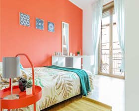 Private room for rent for €800 per month in Bologna, Via Milazzo