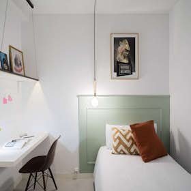 Private room for rent for €940 per month in Madrid, Calle de San Lorenzo