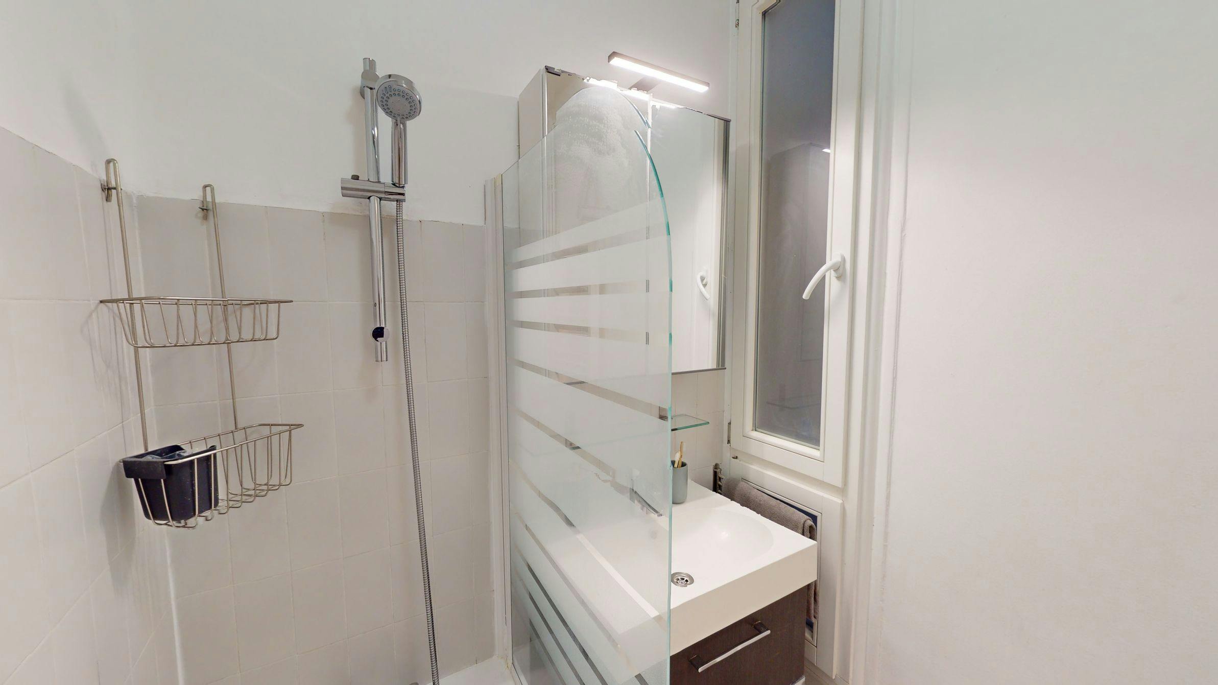 Single room Paris, 14m² — photo 10