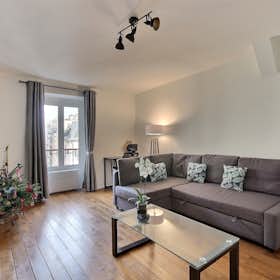 Studio for rent for €1,512 per month in Paris, Rue Poissonnière