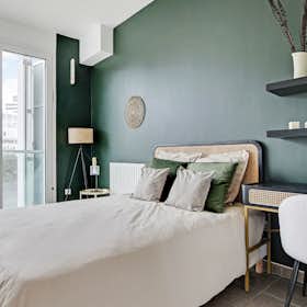 Private room for rent for €750 per month in Paris, Rue Cesaria Évora