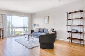 Lägenhet att hyra för 1 769 € i månaden i Los Angeles, N Martel Ave