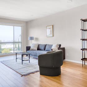 Appartement te huur voor € 2.051 per maand in Los Angeles, N Martel Ave