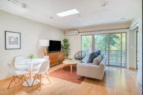 Lägenhet att hyra för $5,376 i månaden i Palo Alto, Channing Ave