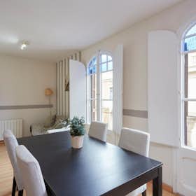 Apartment for rent for €1,395 per month in Barcelona, Carrer de Magalhaes