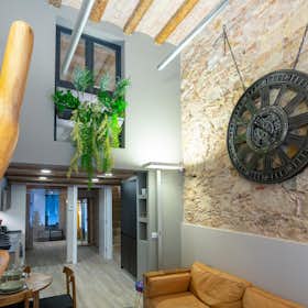 Apartment for rent for €2,295 per month in Barcelona, Carrer de la Cendra