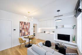Apartment for rent for €3,406 per month in Brussels, Rue Sainte-Anne