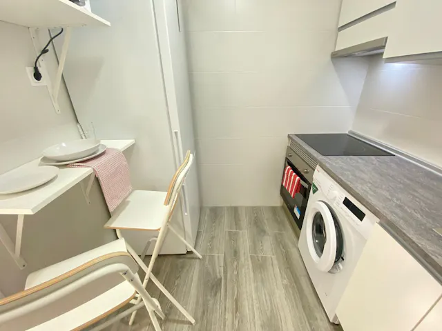 Private room in Calle del Topacio, Madrid (1474426) room image 10