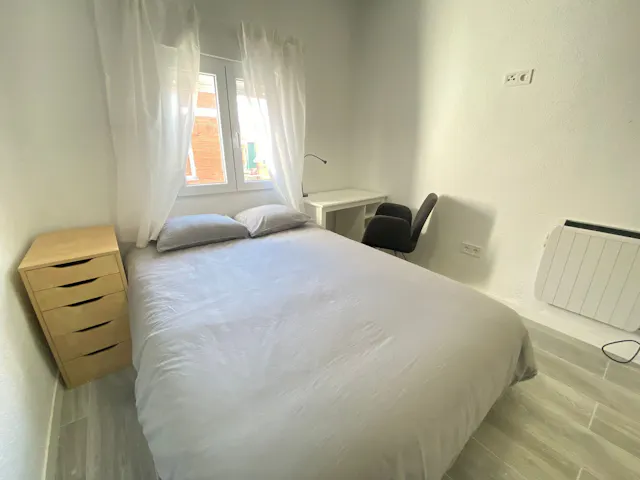 Private room in Calle del Topacio, Madrid (1474426) room image 2
