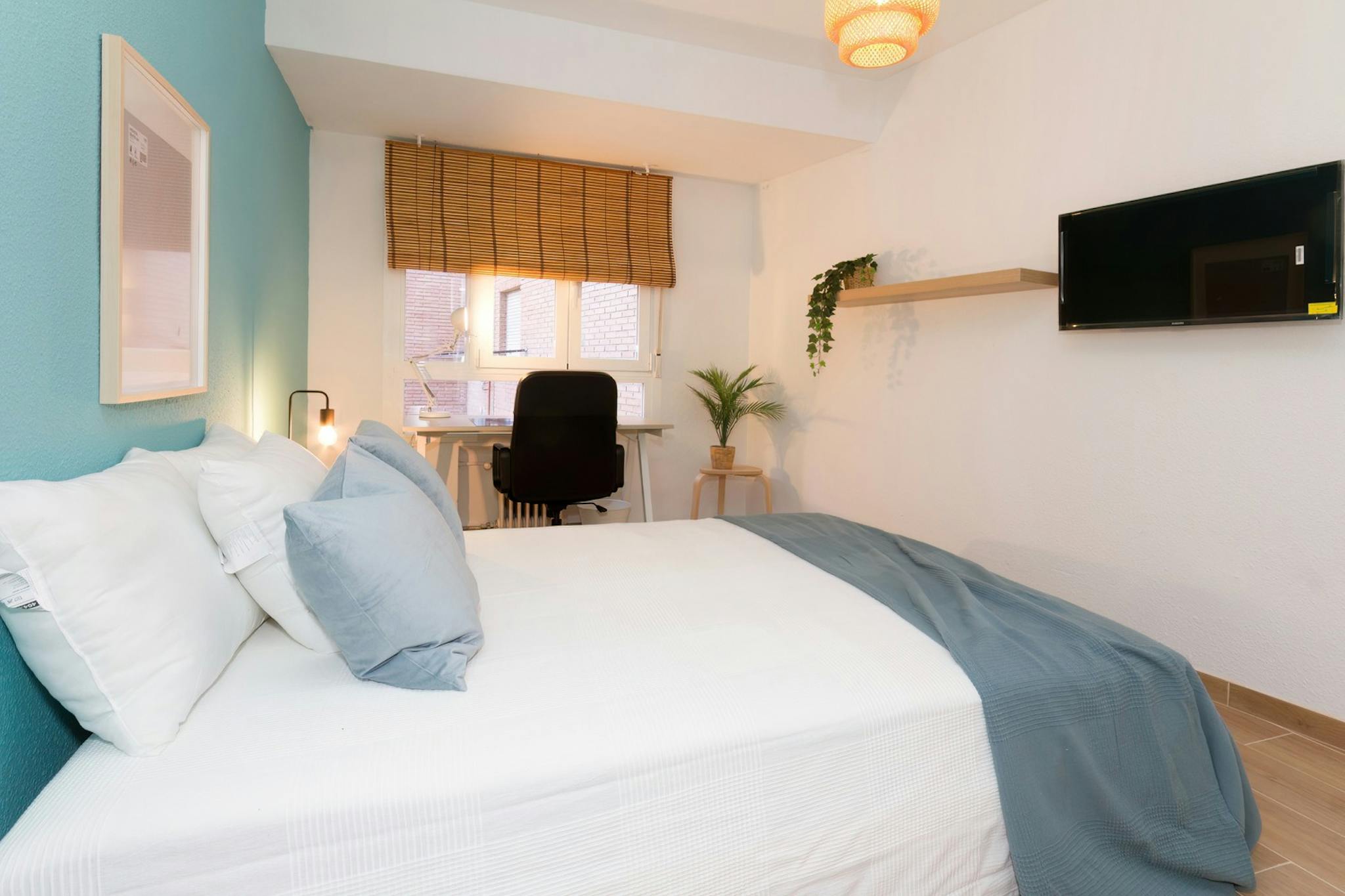 Calle Carmen Descalzo, Alcalá de Henares preview