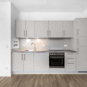 Apartment for rent for €1,475 per month in Berlin, Samuel-Lewin-Straße