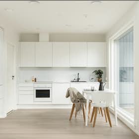 House for rent for €2,500 per month in Vantaa, Parsatie