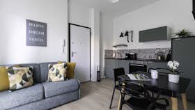 Apartment for rent for €1,808 per month in Milan, Via Giovanni Battista Casella