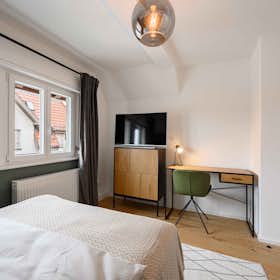 WG-Zimmer for rent for 705 € per month in Stuttgart, Stubaier Straße