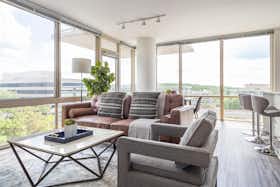 Appartamento in affitto a $4,492 al mese a McLean, Broad St